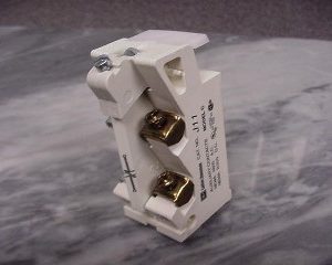 J11: WESTINGHOUSE / CUTLER-HAMMER, TYPE-J AUXILIARY INTERLOCK CONTACT BLOCK MODEL C, 1NO & 1NC, NEMA A600 & R300, STYLE NO. 9084A17G01